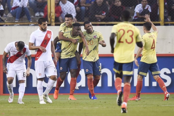 Colombia golea 3-0 a Perú en amistoso previo a Copa América