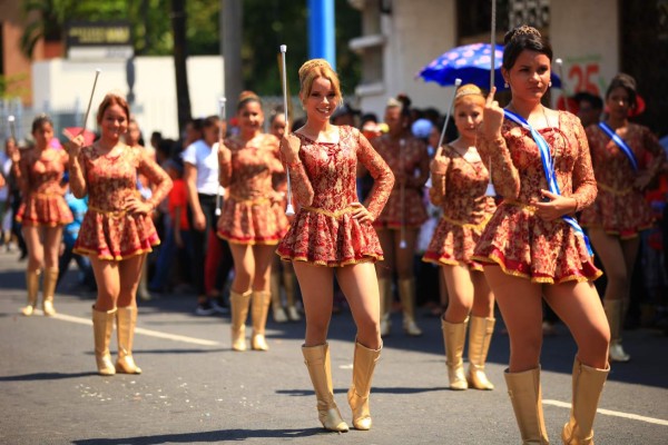 Las 20 palillonas más lindas de los desfiles de Honduras