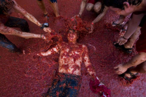 Inicia la guerra del tomate en España