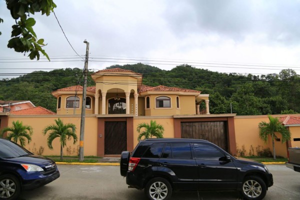 Aseguran más viviendas a la familia Rosenthal en Honduras