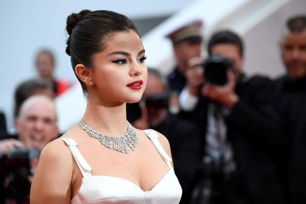 Selena Gómez llega a Cannes por primera vez