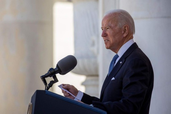 Biden destaca la aportación de los inmigrantes a EEUU y critica su 'demonización'