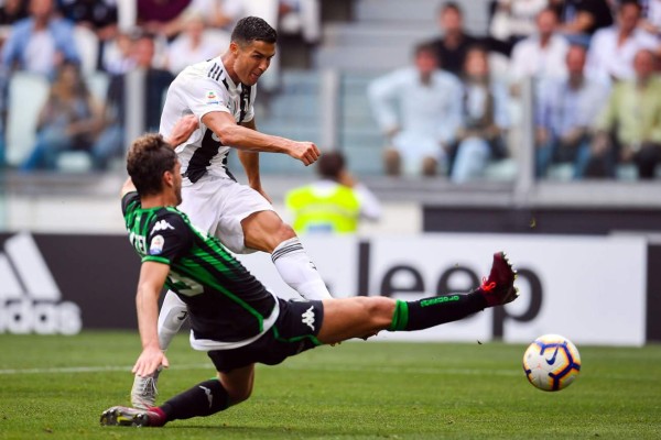 Cristiano Ronaldo se estrena como goleador en la Juventus con un doblete