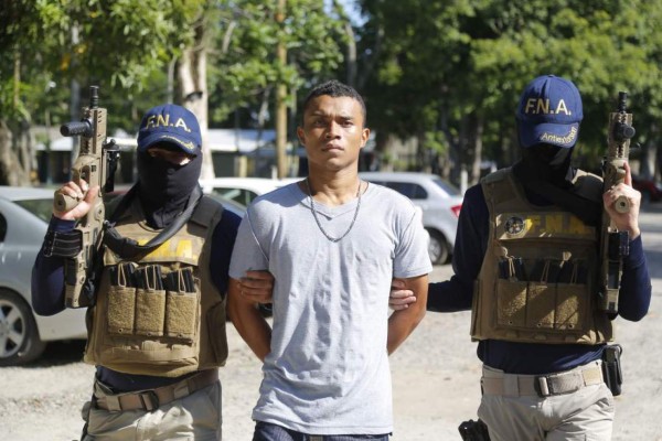 A la cárcel mandan a supuesto asesino de barberos de La Lima