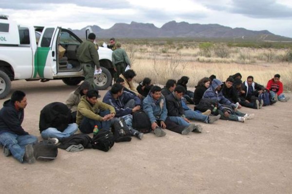 Texas: Decubren a 39 inmigrantes escondidos en condiciones extremas