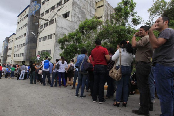 Suspenden empleados de la Enee por falta de pago.