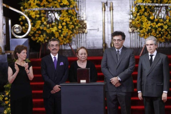 Peña Nieto y Santos despiden a Gabriel García Márquez