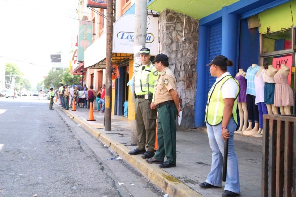 Por enésima vez desalojan a vendedores en la Tercera Avenida