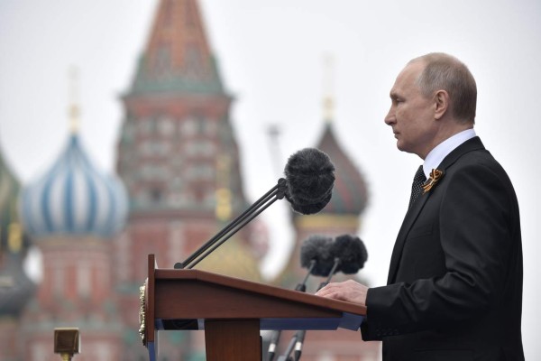 Putin advierte a sus enemigos en desfile de la Victoria