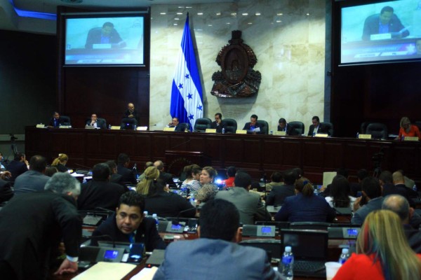 Juan Orlando lamenta oposición en el Congreso Nacional