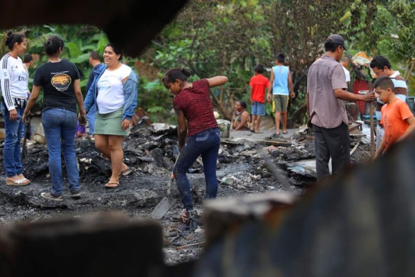 280 personas perdieron sus casas por incendio en San Pedro Sula