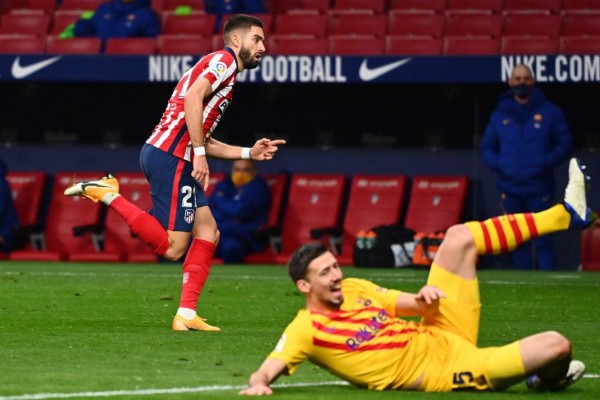 El belga Carrasco anotó el gol de los colchoneros sobre el final de la primera parte. Foto AFP.