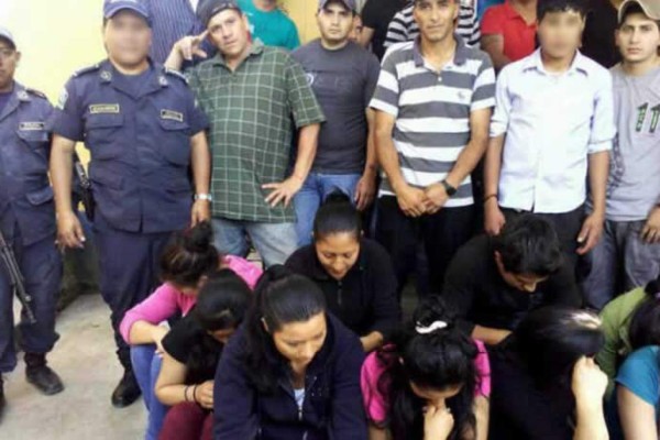 Detienen a 33 migrantes ecuatorianos en el occidente de Honduras