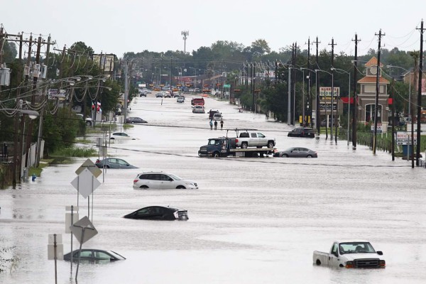 Houston: ordenan evacuación de personas que viven cerca de planta química