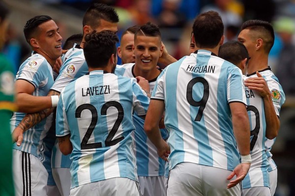 Argentina cierra la fase de grupos con goleada a Bolivia