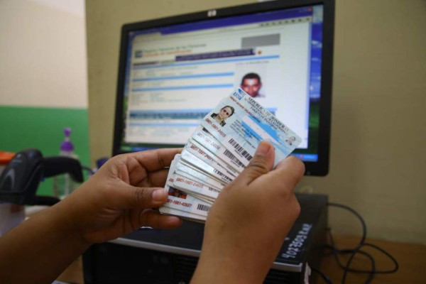 Hondureños ya pueden hacer cita para recibir la nueva tarjeta de identidad