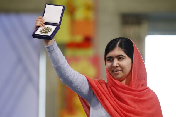 Malala, de víctima de talibanes a más joven Nobel de la historia  