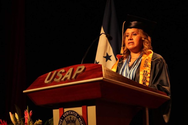 Universidad de San Pedro Sula gradúa a más de 200 profesionales