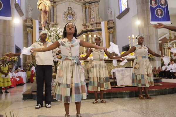 Garífunas rinden tributo a la Virgen de Suyapa