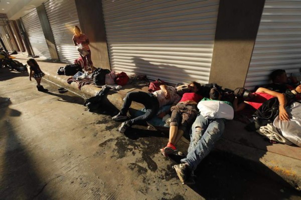 México recibe más de 1,600 solicitudes de refugio de migrantes en caravana