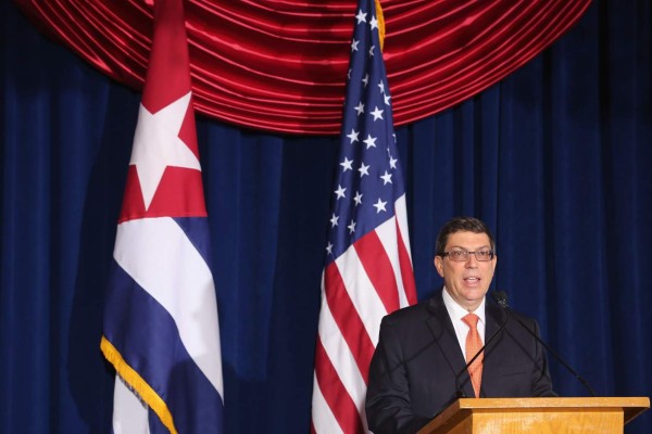Cuba exige fin del embargo durante apertura de embajada