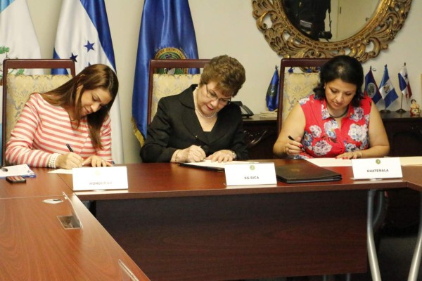 Guatemala y Honduras depositan Protocolo Habilitante en el Sica