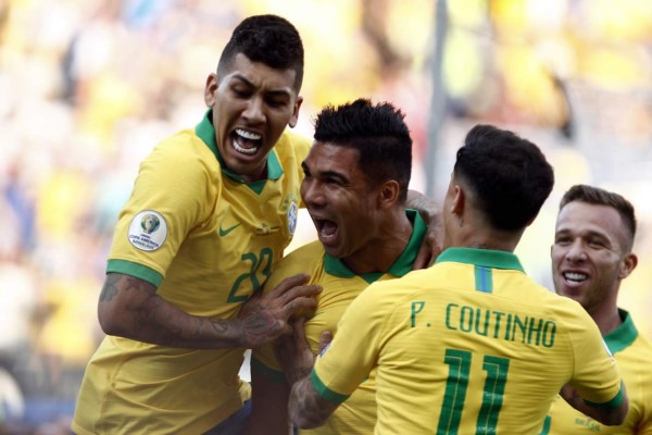 Brasil le pasa por encima a Perú y está en cuartos de final de la Copa América