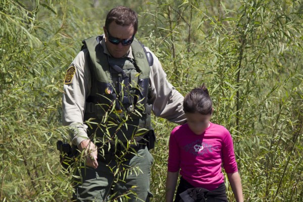 EUA detuvo más de 20 mil niños migrantes en la frontera