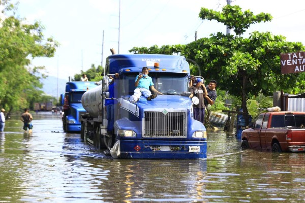 Eta: Más de 50,000 claman ayuda en Choloma