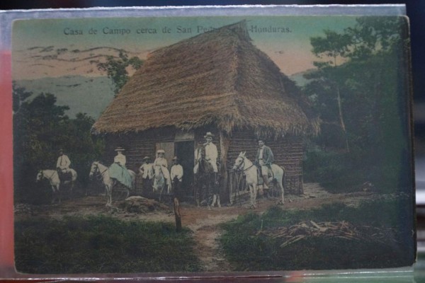 Registra la historia de Honduras en una colección de tarjetas postales