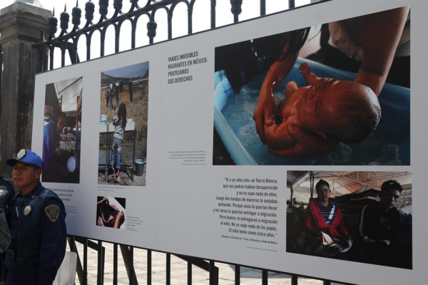 Exposición fotos muestra abusos que sufren migrantes en México