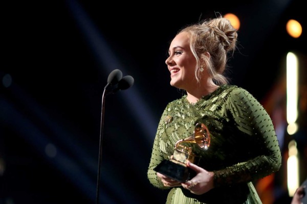 Adele se corona como reina de los Grammy 2017