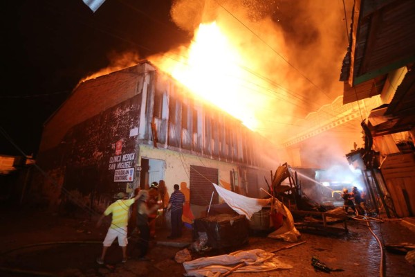 Honduras: Incendio vuelve a consumir mercados de Comayagüela