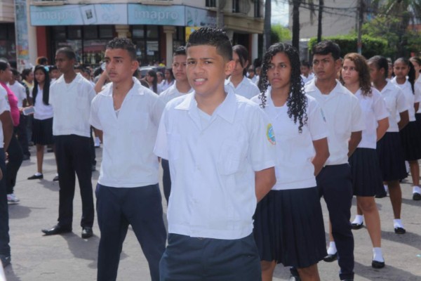 La Ceiba vive la fiesta cívica de la Independencia de Honduras