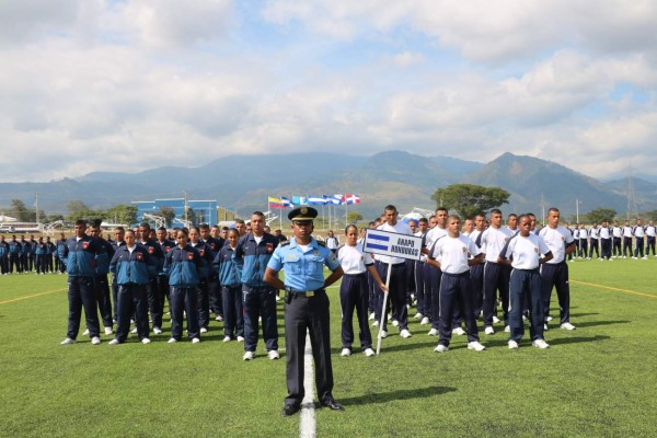 Inauguran juegos deportivos con ocho academias de policía