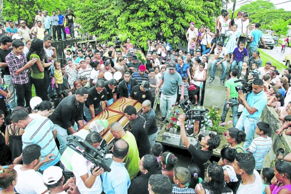 Consternación en Olanchito por asesinato del periodista Nery Soto