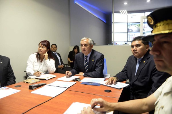 Pérez-Molina niega vínculos con la corrupción en Guatemala