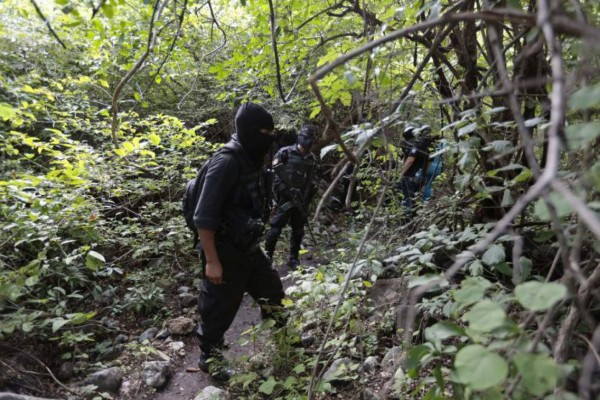 México: Cuerpos encontrados en fosas no eran de estudiantes