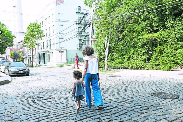 Horarios prolongados e impredecibles afectan las carreras de las mujeres