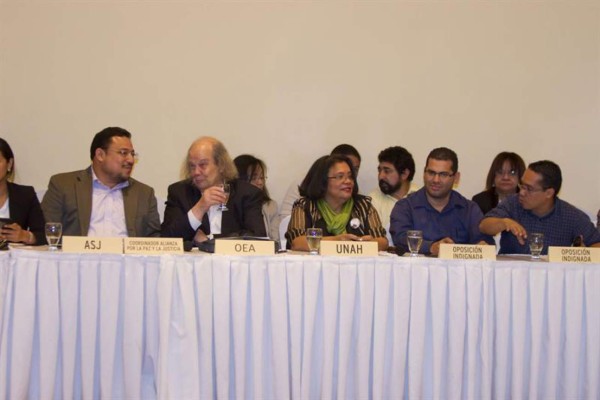 John Biehl instala primera mesa de trabajo contra la corrupción en Honduras