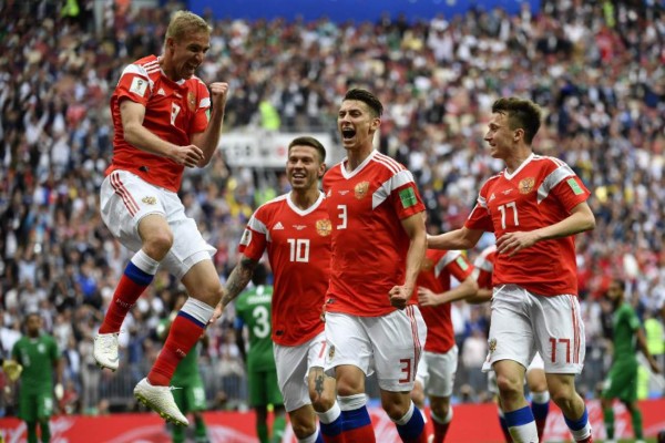 Yury Gazinskiy anota el primer gol del Mundial de Rusia 2018