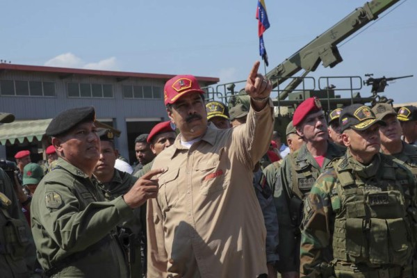 'Nervios de acero': Maduro responde a nota de Bolton de 5,000 soldados