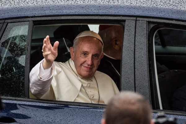 El papa Francisco crea una comisión sobre las mujeres diáconos 