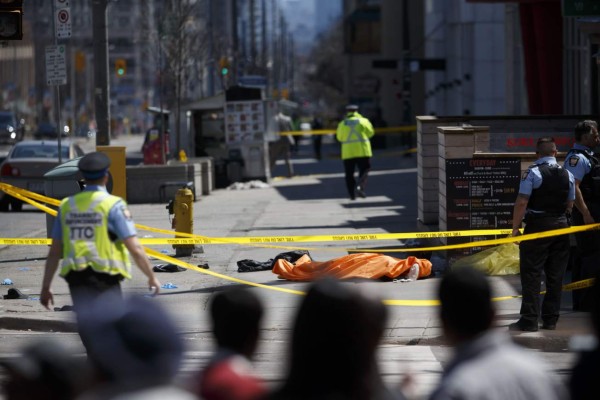 Al menos nueve muertos y varios heridos deja atropellamiento en Toronto