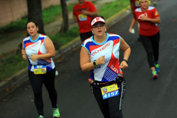 Corredores, encantados con la ruta de 21 km de la Maratón de LA PRENSA