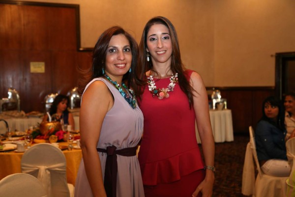 Karina Dieck recibe festejo prenupcial