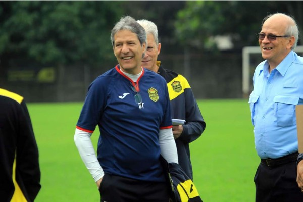 Carlos Restrepo es presentado como nuevo técnico del Real España