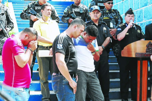 Testigo acusa a agente policial de doble crimen en Tegucigalpa