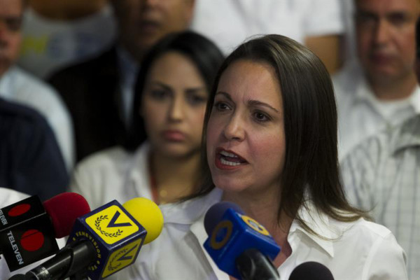 Chavismo dice tener votos para quitar inmunidad a María Corina Machado