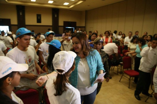 Gobierno de Honduras y Unicef emprenden lucha por niños migrantes 